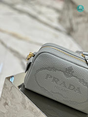 Prada Bag In Textured Leather in Gray 20.5x13x8.5cm - 5
