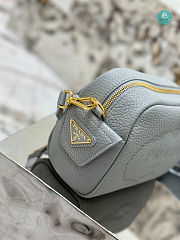 Prada Bag In Textured Leather in Gray 20.5x13x8.5cm - 3