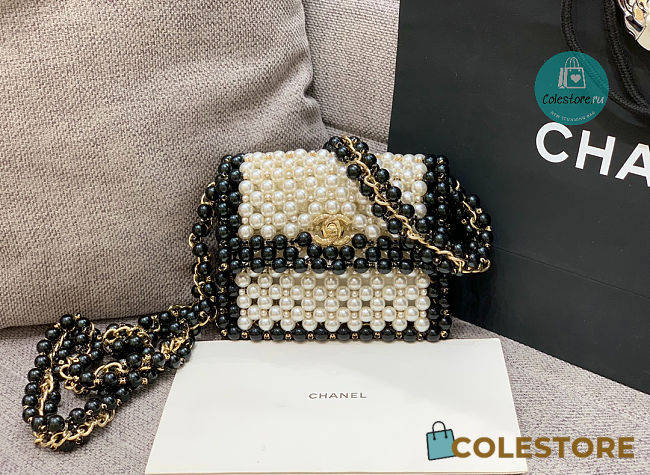 Chanel Mini Pearl Evening Bag 13.5 × 16.5 × 5.5 cm - 1