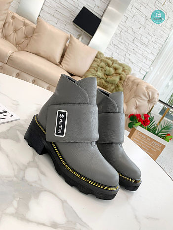 Louis Vuitton Boots In Gray 001