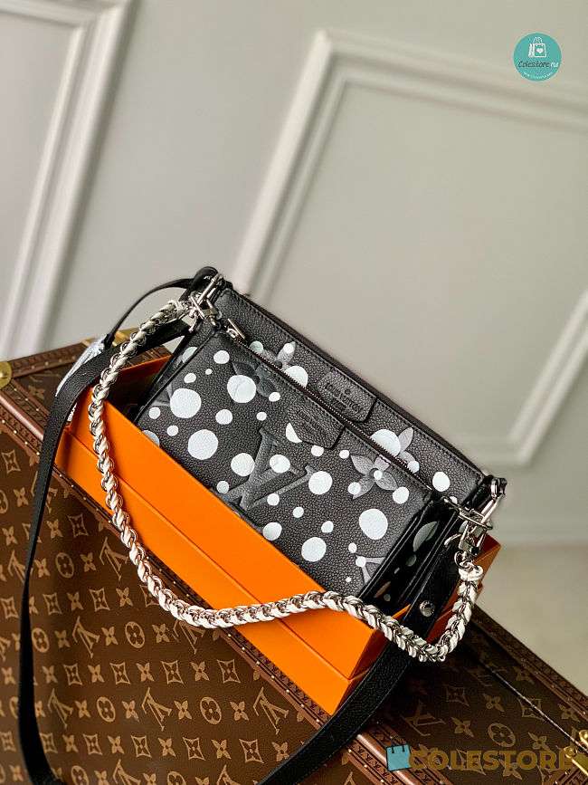 Louis Vuitton LV x YK Multi Pochette Accessoires  25x14.5x4.5 cm - 1