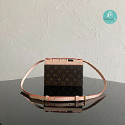 Louis Vuitton Book Chain Wallet Monogram Reverse Pink 20 x 14 x 4 cm - 1