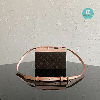 Louis Vuitton Book Chain Wallet Monogram Reverse Pink 20 x 14 x 4 cm