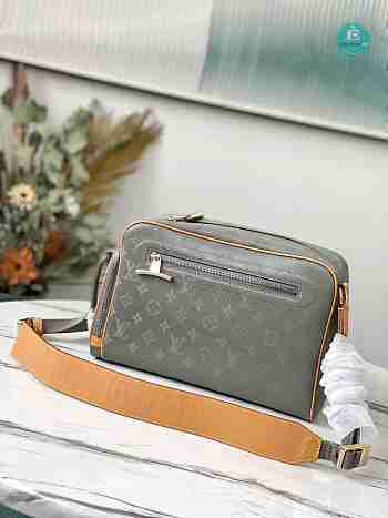 Louis Vuitton Monogram titanium Camera Bag Shoulder Bag Gray 32x20x11cm