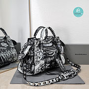 Colestore BALENCIAGA Neo Cagole Graffiti City Large Leather Tote Bag In Black 38x17x24 cm - 2
