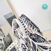 Colestore BALENCIAGA Neo Cagole Graffiti City Large Leather Tote Bag In White 38x17x24 cm - 2