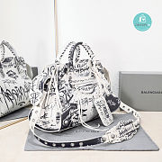 Colestore BALENCIAGA Neo Cagole Graffiti City Large Leather Tote Bag In White 38x17x24 cm - 6