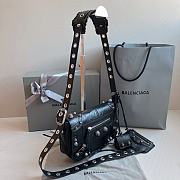 Colestore BALENCIAGA Le Cagole Men XS Flap Bag 16x5X20cm - 3