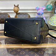 Louis Vuitton Trianon PM Monogram Bag 21x18x11cm - 4
