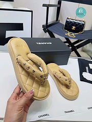 Chanel 23P Beige Quilted Charms Padded Pool Thong Logo Slipper Slide Flat Sandal  - 6