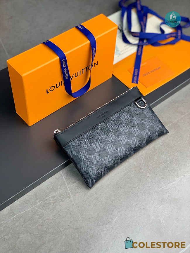 Louis Vuitton Discovery Pochette M44323 Size 20x10x1.2cm - 1