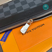 Louis Vuitton Discovery Pochette M44323 Size 20x10x1.2cm - 2