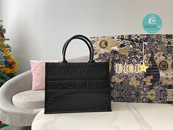 Dior Medium Book Tote Black Dior Oblique Embossed Calfskin Size 36x27.5x16.5 cm