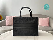 Dior Medium Book Tote Black Dior Oblique Embossed Calfskin Size 36x27.5x16.5 cm - 5