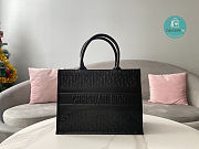 Dior Medium Book Tote Black Dior Oblique Embossed Calfskin Size 36x27.5x16.5 cm - 3
