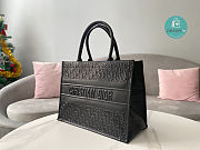Dior Medium Book Tote Black Dior Oblique Embossed Calfskin Size 36x27.5x16.5 cm - 2