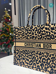 Dior Large Book Tote Beige Multicolor Mizza Embroidery (42x35x18.5 cm) - 2