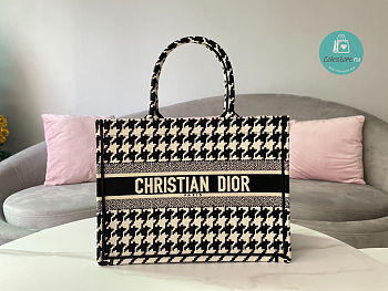 Dior Medium Book Tote Black Macro Houndstooth Embroidery (36x28x17cm)