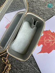 Chanel Vanity With Chain White 2122 Size 17x9.5x8cm - 3