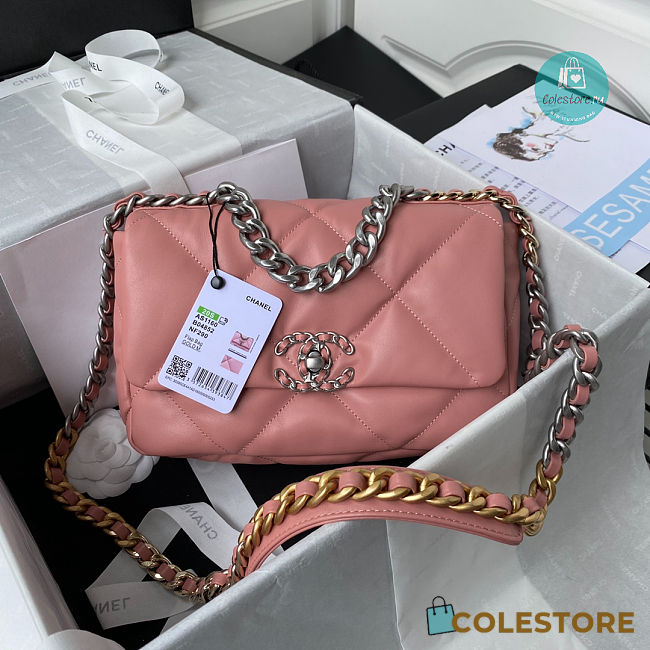 Chanel 19 Flap Bag In Pink size 26x17x8cm - 1
