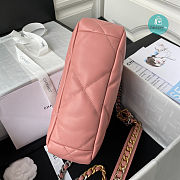 Chanel 19 Flap Bag In Pink size 26x17x8cm - 2