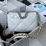 Chanel 19 Flap Bag In White size 26x17x8cm - 2