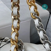 Chanel 19 Flap Bag In White size 26x17x8cm - 4