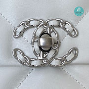 Chanel 19 Flap Bag In White size 26x17x8cm - 5