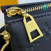  Louis Vuitton Coussin BB Bag Black Size 20×16×12cm - 5