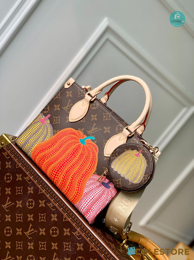 Louis Vuitton OnTheGo MM LV x YK Size 26×22×27cm - 1