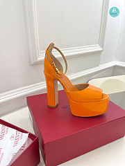 Valentino Garavani Tan-Go Patent Leather Platform Pumps Orange Size 35-42cm - 2