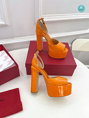 Valentino Garavani Tan-Go Patent Leather Platform Pumps Orange Size 35-42cm - 4