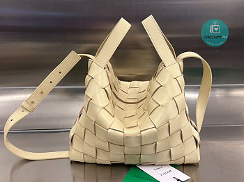 Bottega Veneta Bowling Cassette Size 28x21x16.5cm 