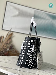 Louis Vuiton x YK Neverfull MM Black Size 31x28x14cm - 4