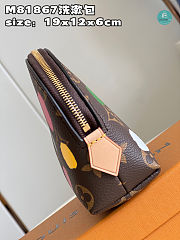 Louis Vuitton x YK Cosmetic Pouch Size 19x12x6cm - 6