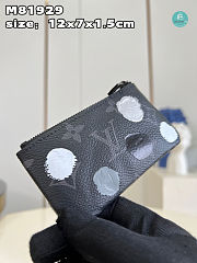 Louis Vuitton x YK Pochette Clé Size 12x7x1.5cm - 2