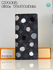 Louis Vuitton x YK Pochette Clé Size Size 10x19x2cm - 1