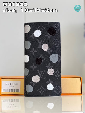 Louis Vuitton x YK Pochette Clé Size Size 10x19x2cm
