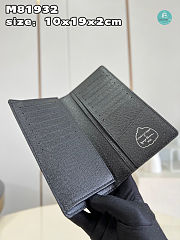 Louis Vuitton x YK Pochette Clé Size Size 10x19x2cm - 6