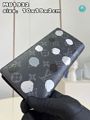 Louis Vuitton x YK Pochette Clé Size Size 10x19x2cm - 3