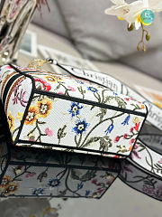 Dior Medium D-lite Bag White Multicolor Dior Petites Fleurs Embroidery Size 24x20x11cm - 6