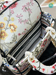 Dior Medium D-lite Bag White Multicolor Dior Petites Fleurs Embroidery Size 24x20x11cm - 3