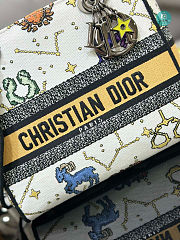 Dior D-Lite Small Book Tote Zodiac Size 24 x 20 x 11cm - 6