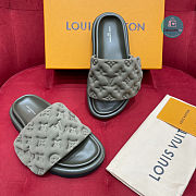 Louis Vuitton Pool Pillow Comfort Slipper Grey Size 35-40cm - 4
