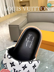 Louis Vuitton x YK Pool Pillow Flat Comfort Slipper Size 35-41cm - 4