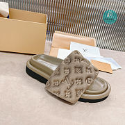  Louis Vuitton Pool Pillow Comfort Slipper Brown Size 35-40cm - 2