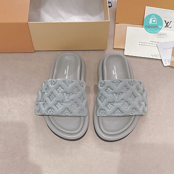 Louis Vuitton Pool Pillow Comfort Slipper 