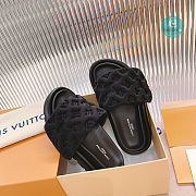 Louis Vuitton Pool Pillow Comfort Slipper Black Size 35-41cm - 2