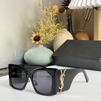 Saint Laurent Sunglasses With Oversized Cat-Eyes