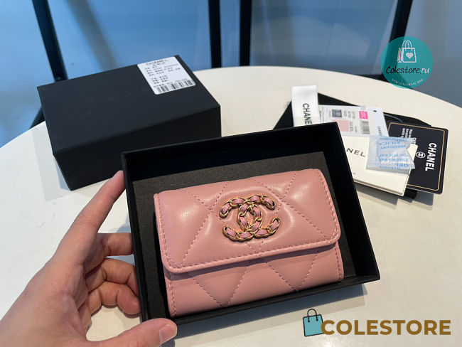 Chanel 19 Small Flap Wallet Lambskin Pink Size 8x11cm - 1